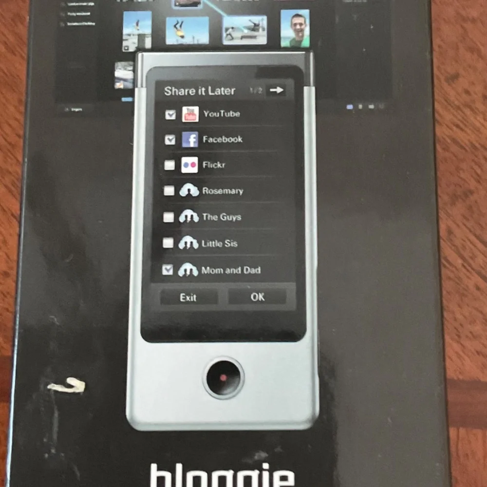Sony Bloggie Touch 4GB MHS-TS10 Records 2 Hours black mobile HD snap Camera